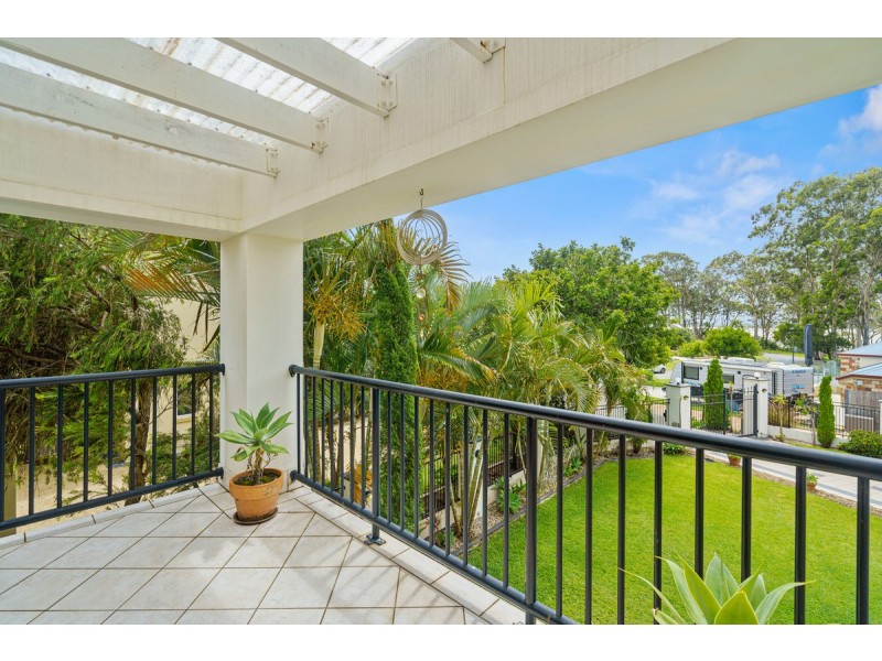32 Sandy Cove Place, Redland Bay QLD 4165