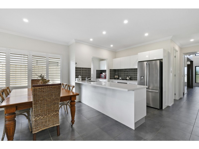 2A Brimblecombe Street, Victoria Point QLD 4165