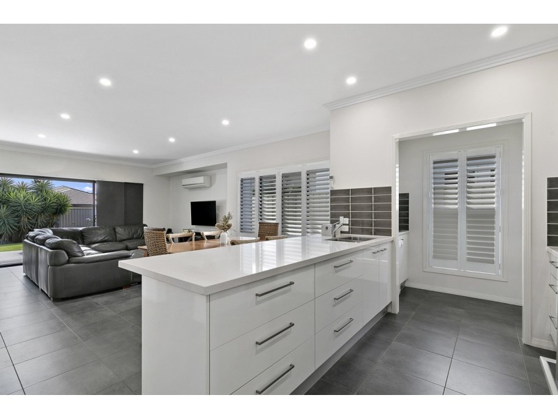 2A Brimblecombe Street, Victoria Point QLD 4165
