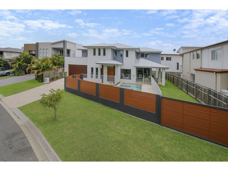 22 Sandalwood Street, Thornlands QLD 4164