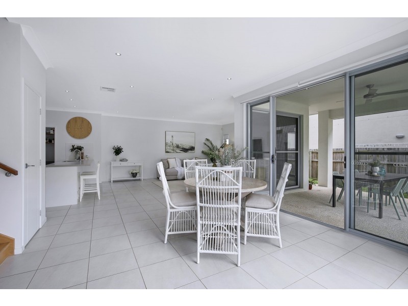 22 Sandalwood Street, Thornlands QLD 4164