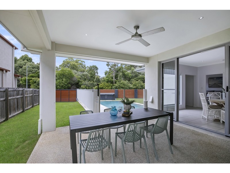 22 Sandalwood Street, Thornlands QLD 4164