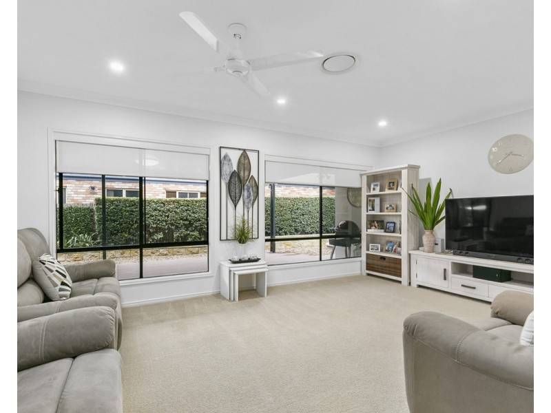 31 Ivy Crescent, Wakerley QLD 4154
