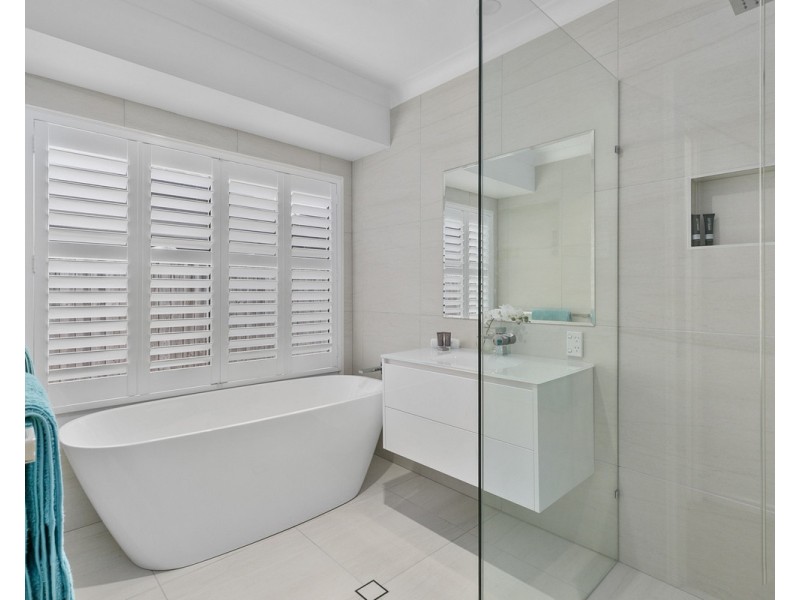 31 Ivy Crescent, Wakerley QLD 4154