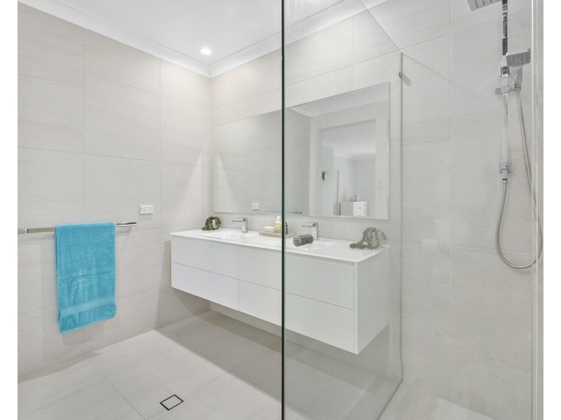 31 Ivy Crescent, Wakerley QLD 4154