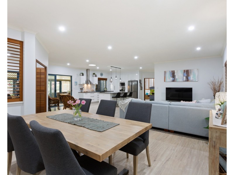 7 Viola Drive, Redland Bay QLD 4165