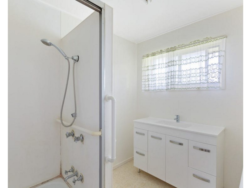 143 Russell Street, Cleveland QLD 4163