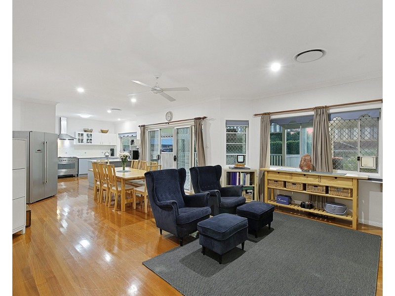 5 Braemar Court, Redland Bay QLD 4165