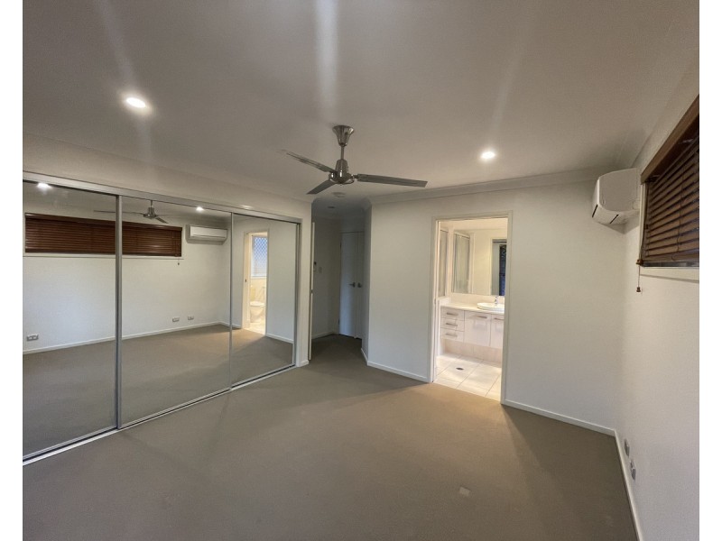 17 Olsen Crescent, Wakerley QLD 4154