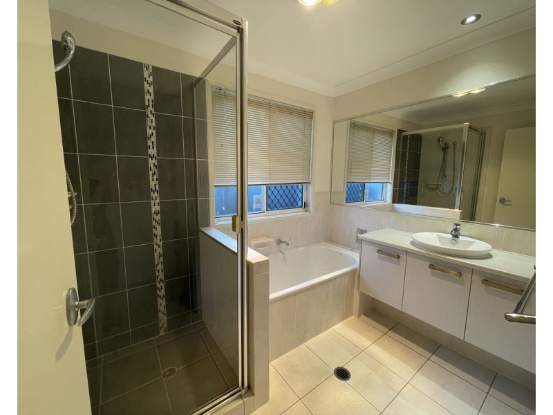 17 Olsen Crescent, Wakerley QLD 4154