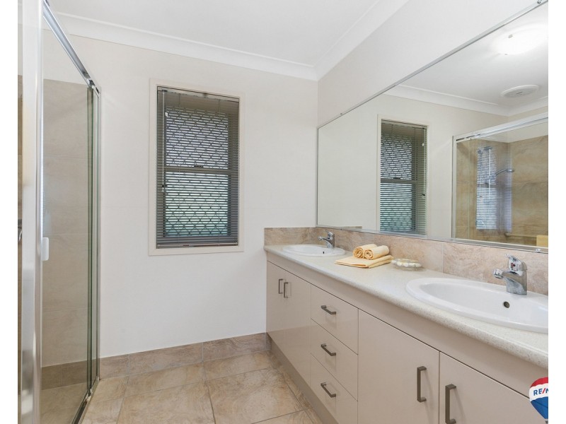 103 Main Street, Redland Bay QLD 4165