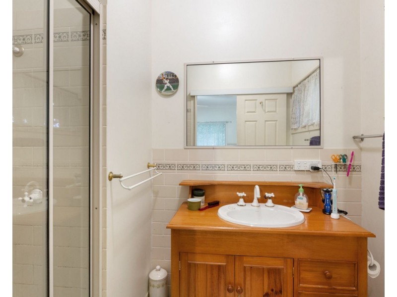 4 Cheshire Street, Victoria Point QLD 4165