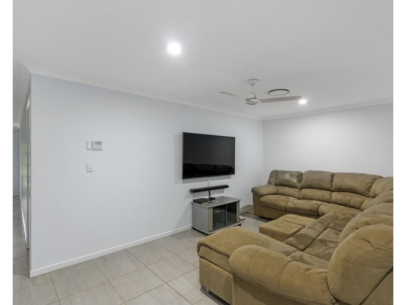 5 Glenhaven Street, Redland Bay QLD 4165