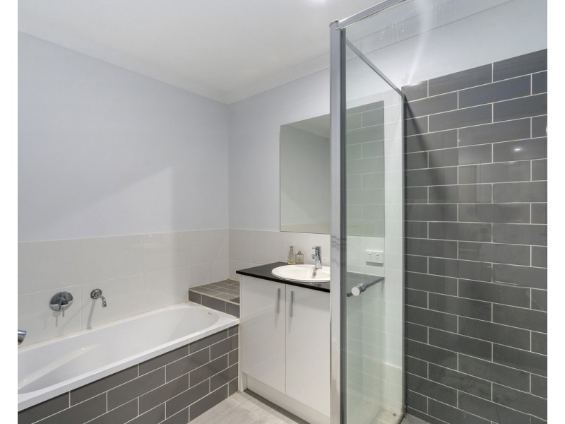 5 Glenhaven Street, Redland Bay QLD 4165