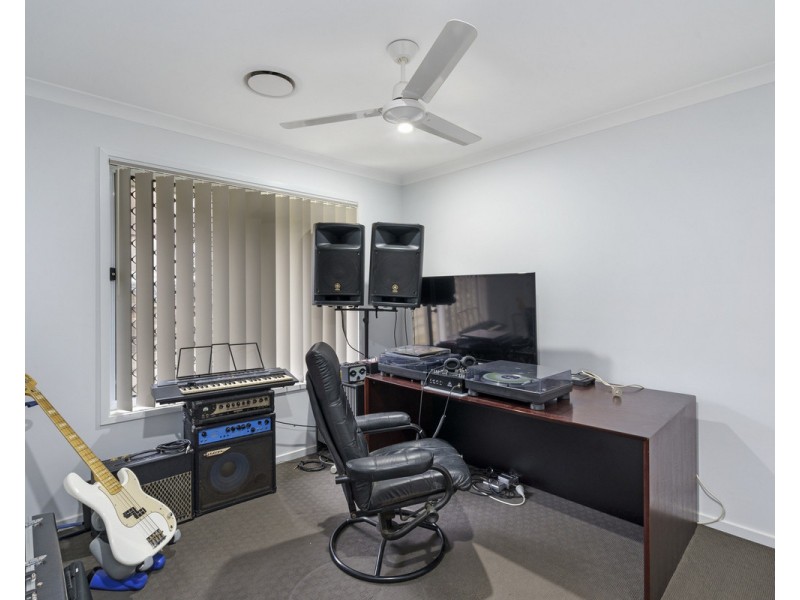 5 Glenhaven Street, Redland Bay QLD 4165