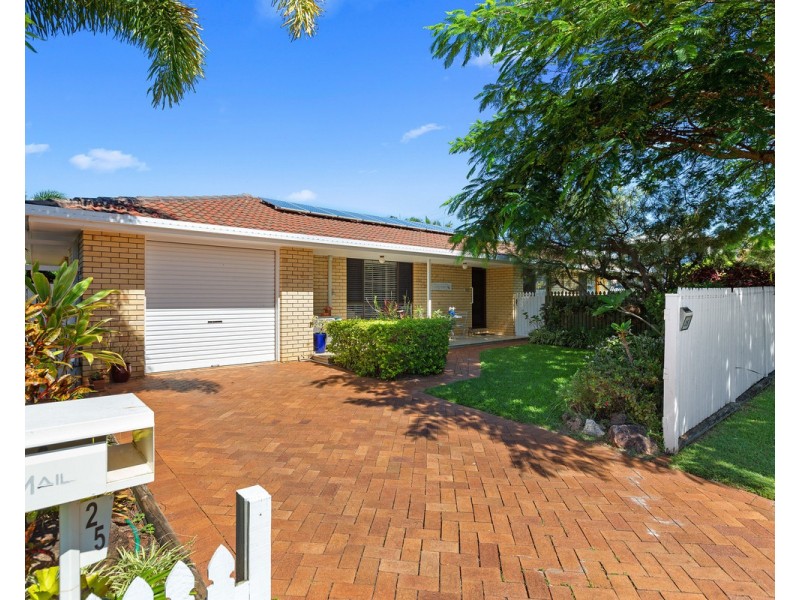 25 Allen Street, Victoria Point QLD 4165