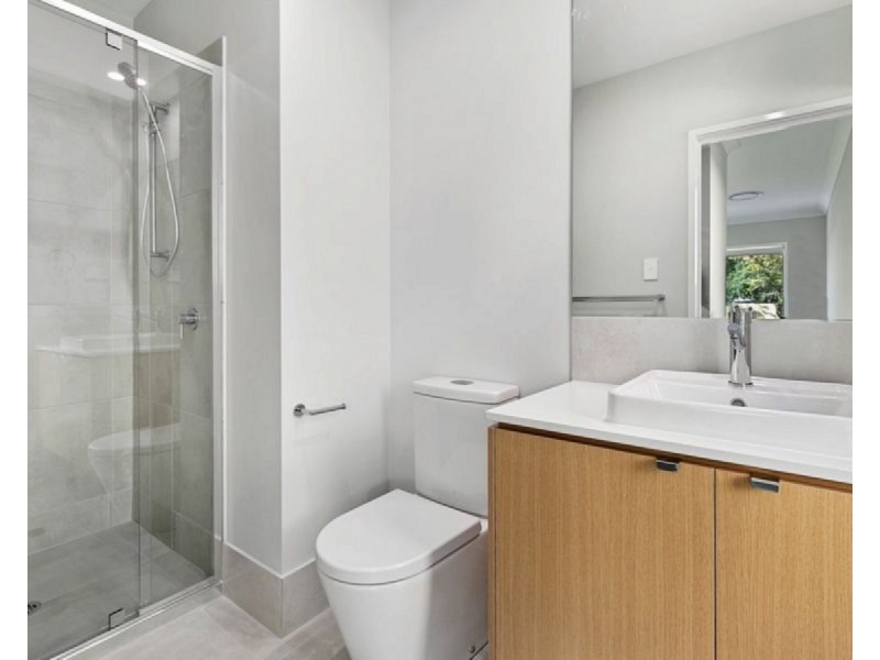 11 Rodney Street, Wynnum West QLD 4178