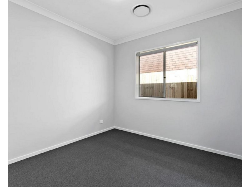 11 Rodney Street, Wynnum West QLD 4178