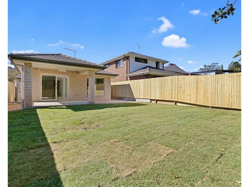 11 Rodney Street, Wynnum West QLD 4178