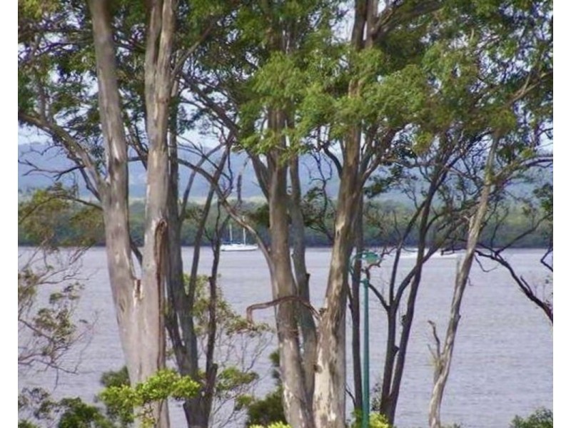 32 Sandy Cove Place, Redland Bay QLD 4165