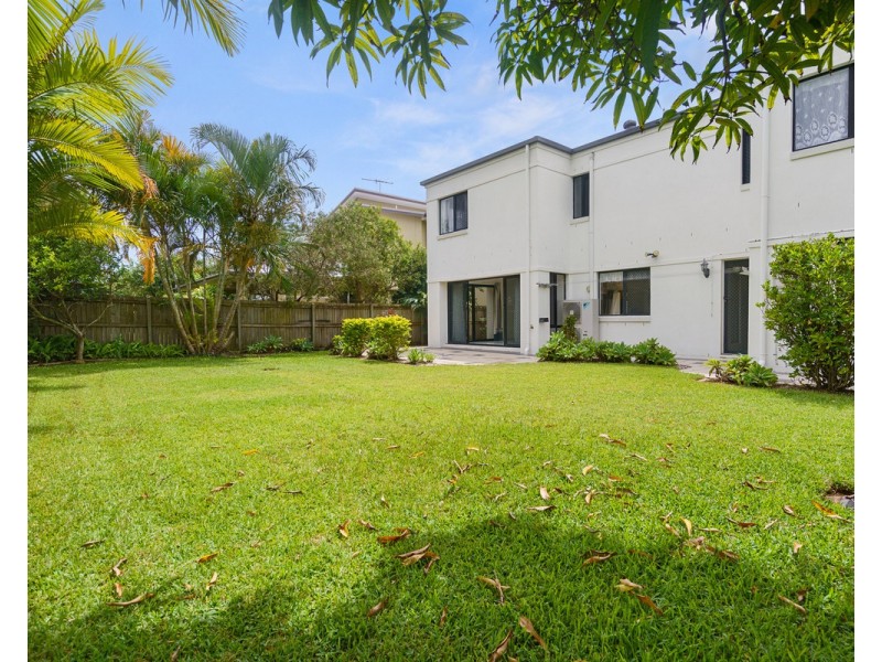 32 Sandy Cove Place, Redland Bay QLD 4165