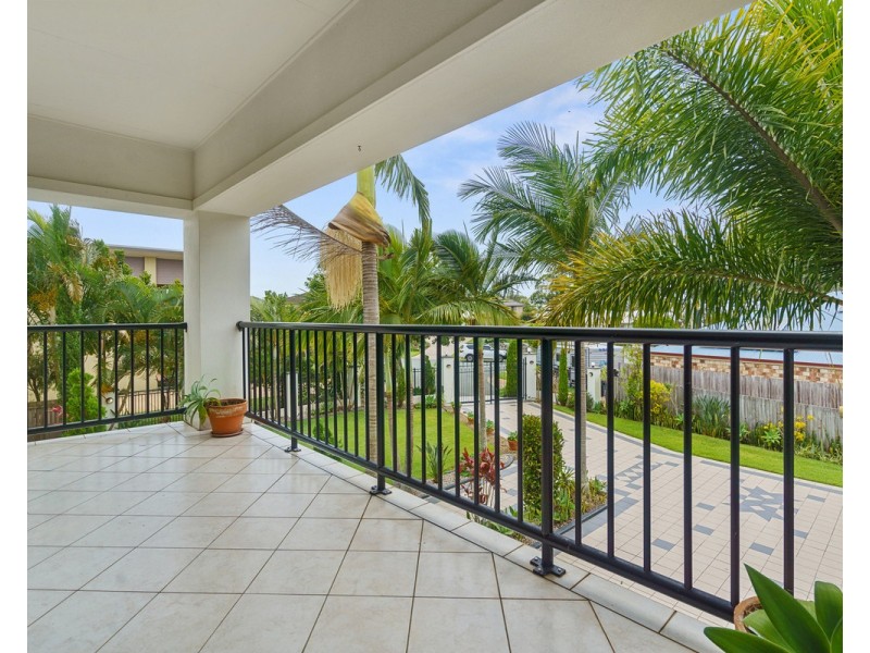 32 Sandy Cove Place, Redland Bay QLD 4165