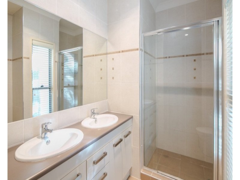 36 Thomas Street, Birkdale QLD 4159