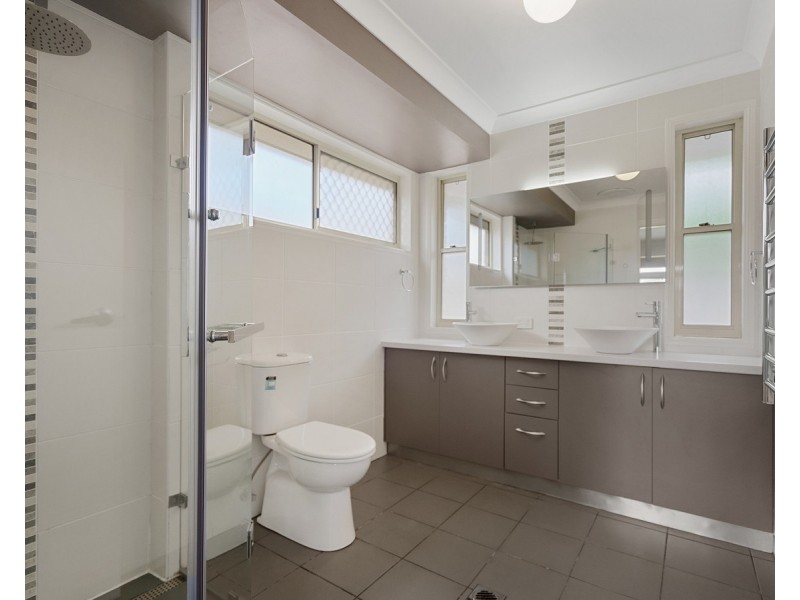 4 Goldcrest Court, Birkdale QLD 4159