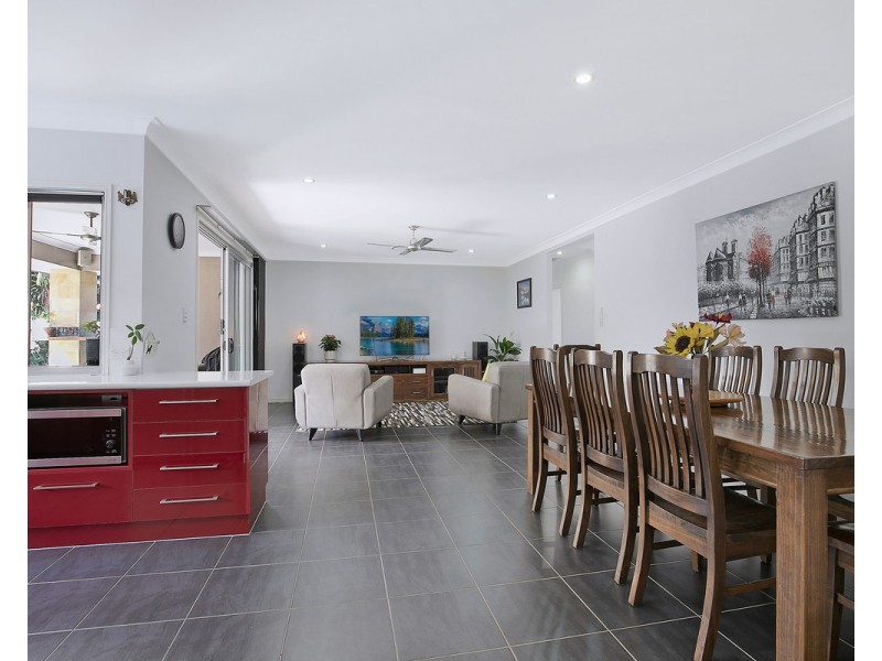 29 Schooner Circuit, Manly West QLD 4179