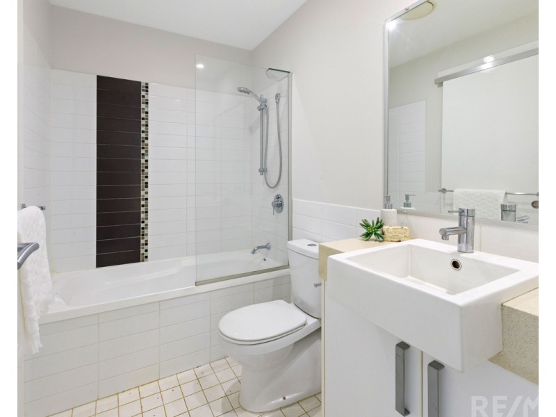 201/621 Wynnum Road, Morningside QLD 4170