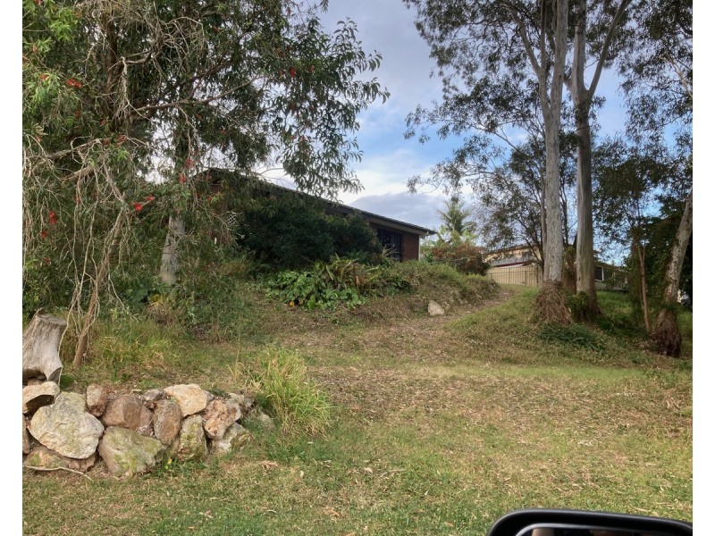 12 Vine Street, Redland Bay QLD 4165