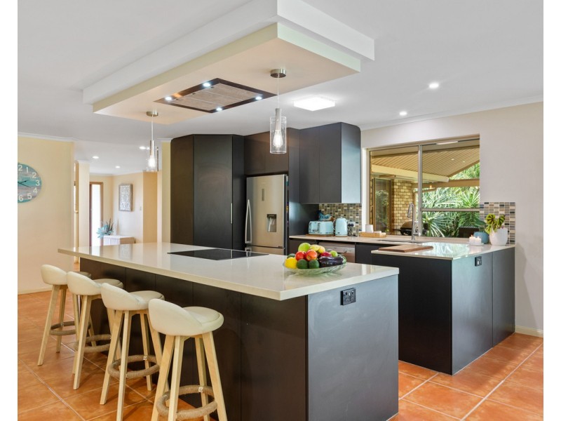 40 Kalmia Drive, Redland Bay QLD 4165