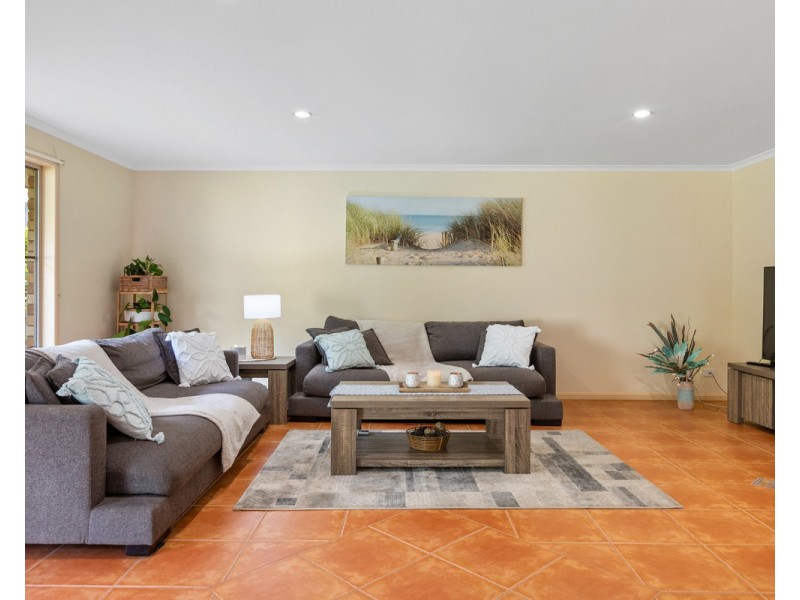 40 Kalmia Drive, Redland Bay QLD 4165