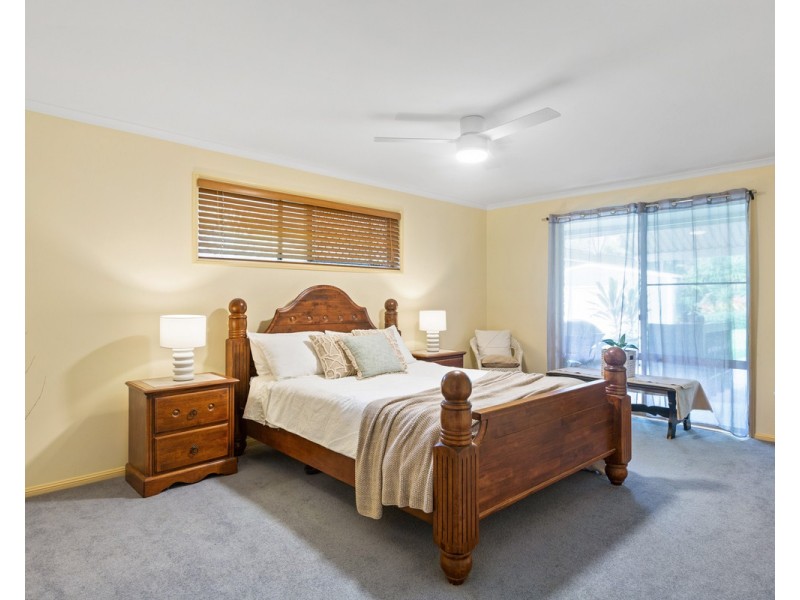 40 Kalmia Drive, Redland Bay QLD 4165