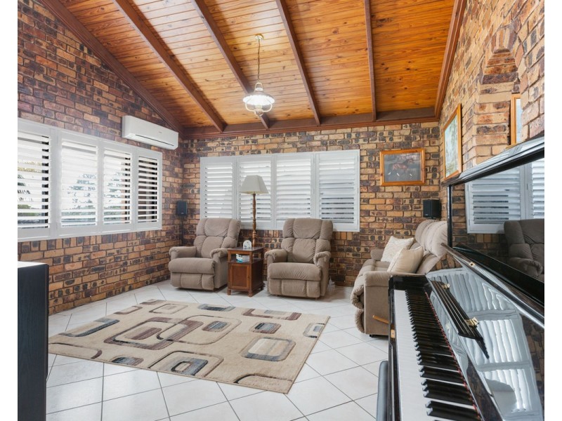 9 Anne Marie Court, Victoria Point QLD 4165