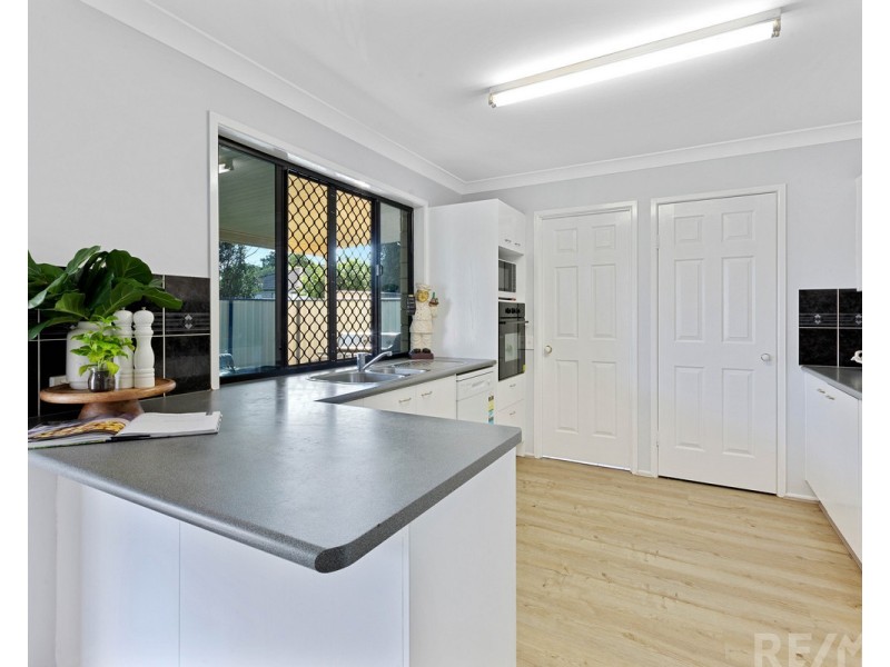 6 Templar Street, Wynnum West QLD 4178