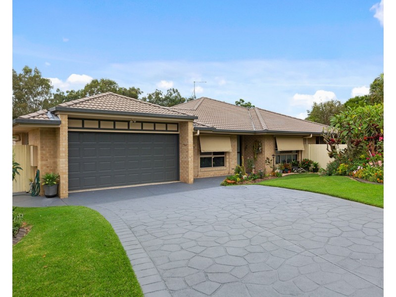 15 Scampi Place, Redland Bay QLD 4165