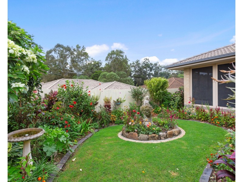 15 Scampi Place, Redland Bay QLD 4165