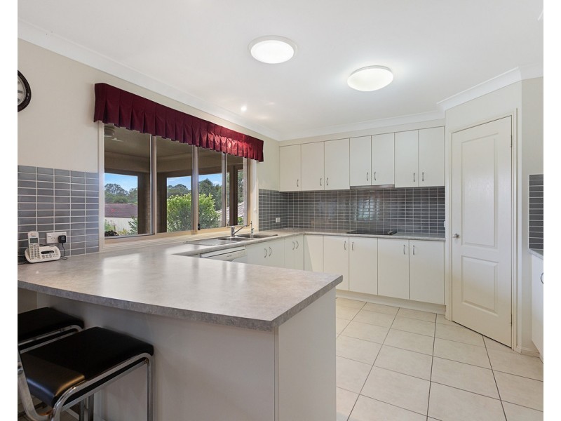 15 Scampi Place, Redland Bay QLD 4165