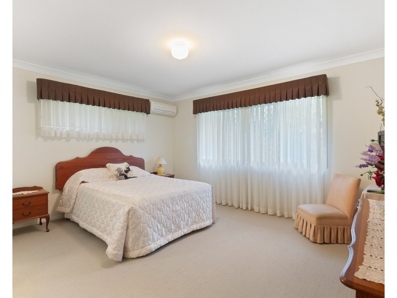 15 Scampi Place, Redland Bay QLD 4165