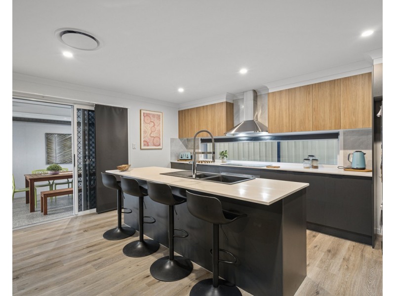 37 Cumberland Drive, Alexandra Hills QLD 4161