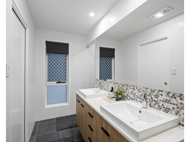 37 Cumberland Drive, Alexandra Hills QLD 4161
