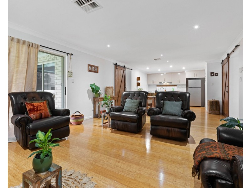 21 Willis Close, Redland Bay QLD 4165