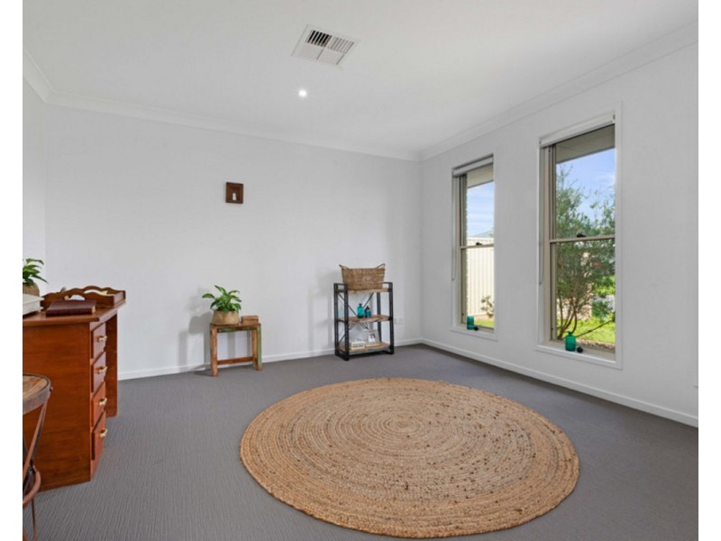 21 Willis Close, Redland Bay QLD 4165