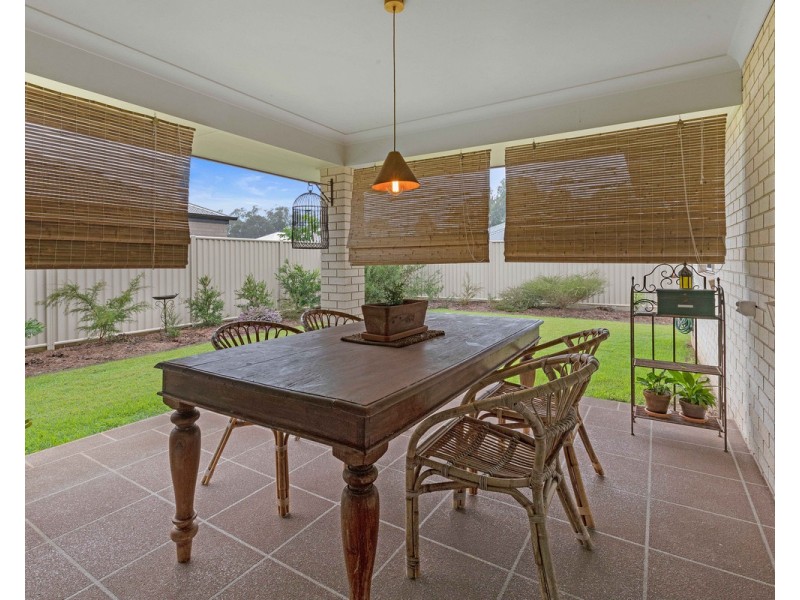 21 Willis Close, Redland Bay QLD 4165