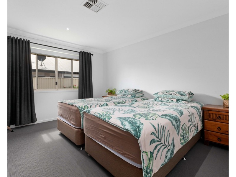 21 Willis Close, Redland Bay QLD 4165