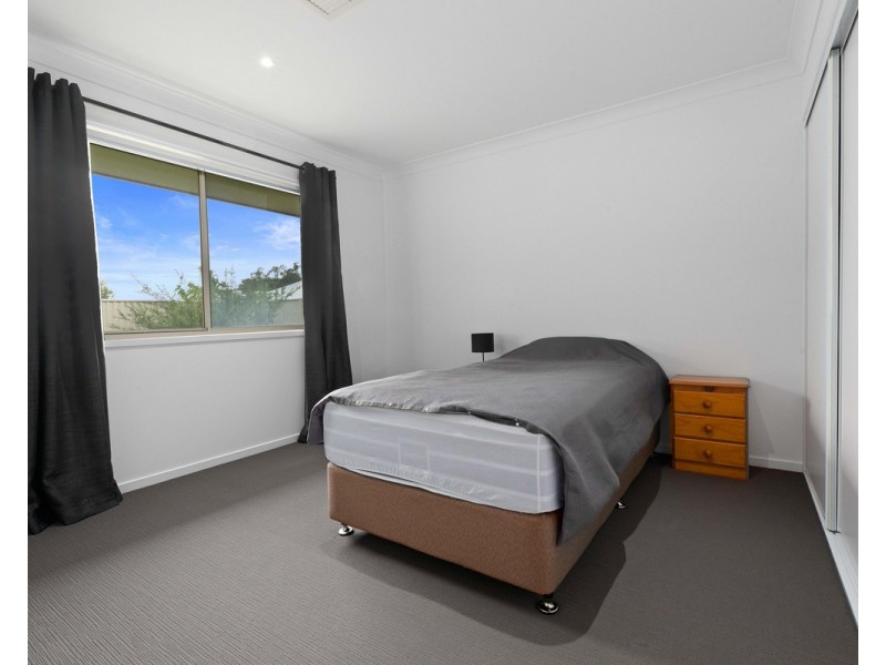 21 Willis Close, Redland Bay QLD 4165