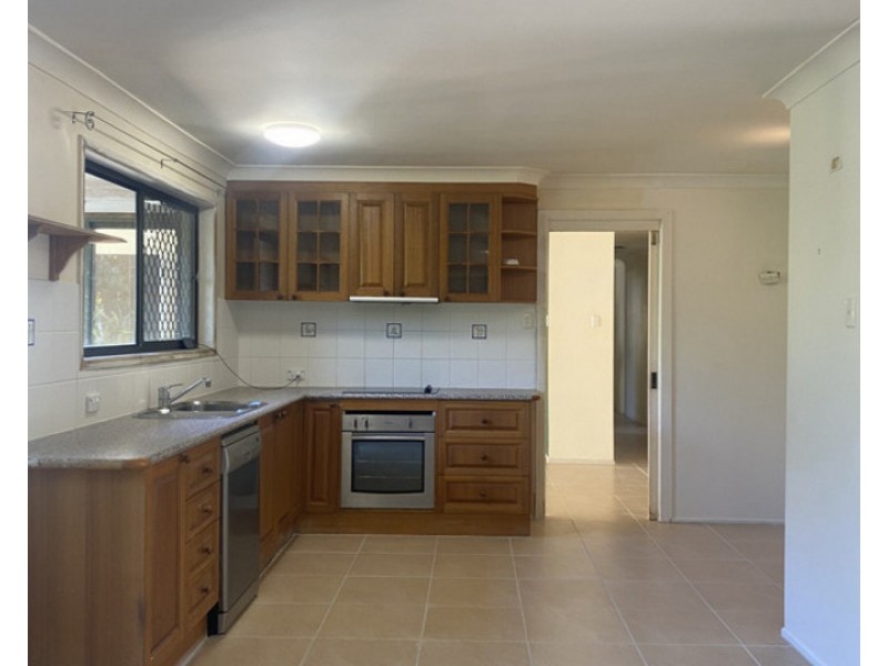 8 Kooringa Avenue, Cleveland QLD 4163