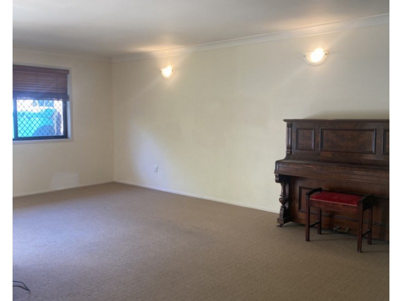 8 Kooringa Avenue, Cleveland QLD 4163