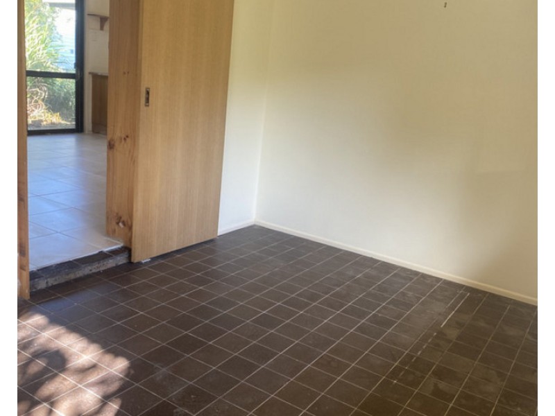8 Kooringa Avenue, Cleveland QLD 4163